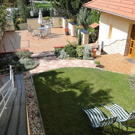 Janus Apartman Шарвар Экстерьер фото