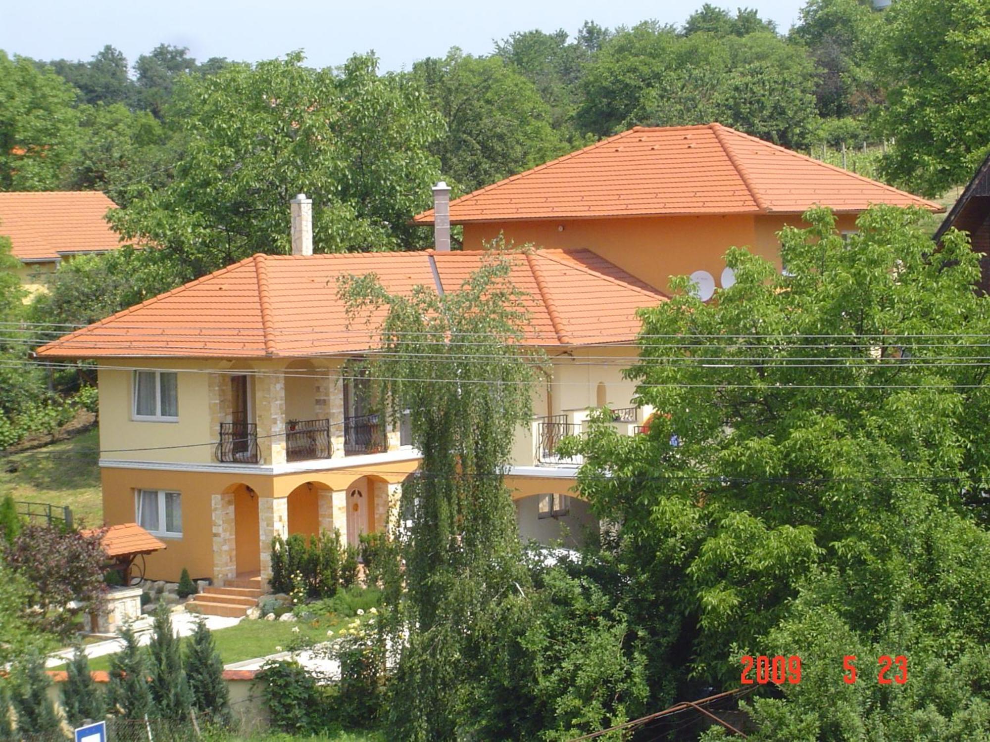 Janus Apartman Шарвар Экстерьер фото